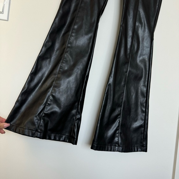 Faux-Leather flare pants Forever 21 - Picture 7 of 7
